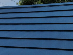 ガルバリウム鋼板の屋根材の写真