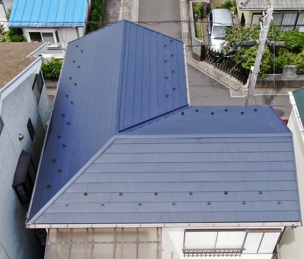 横須賀市屋根板金カバー工法スーパーガルテクト