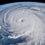 台風の目衛星写真
