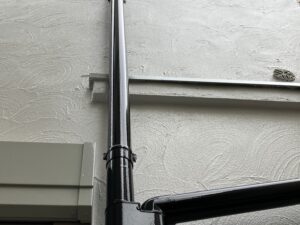 横浜市西区本牧外壁塗装クラック補修雨樋塗装黒