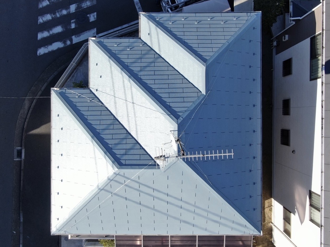 横浜市緑区屋根塗装施工後クールアルドワーズブルー